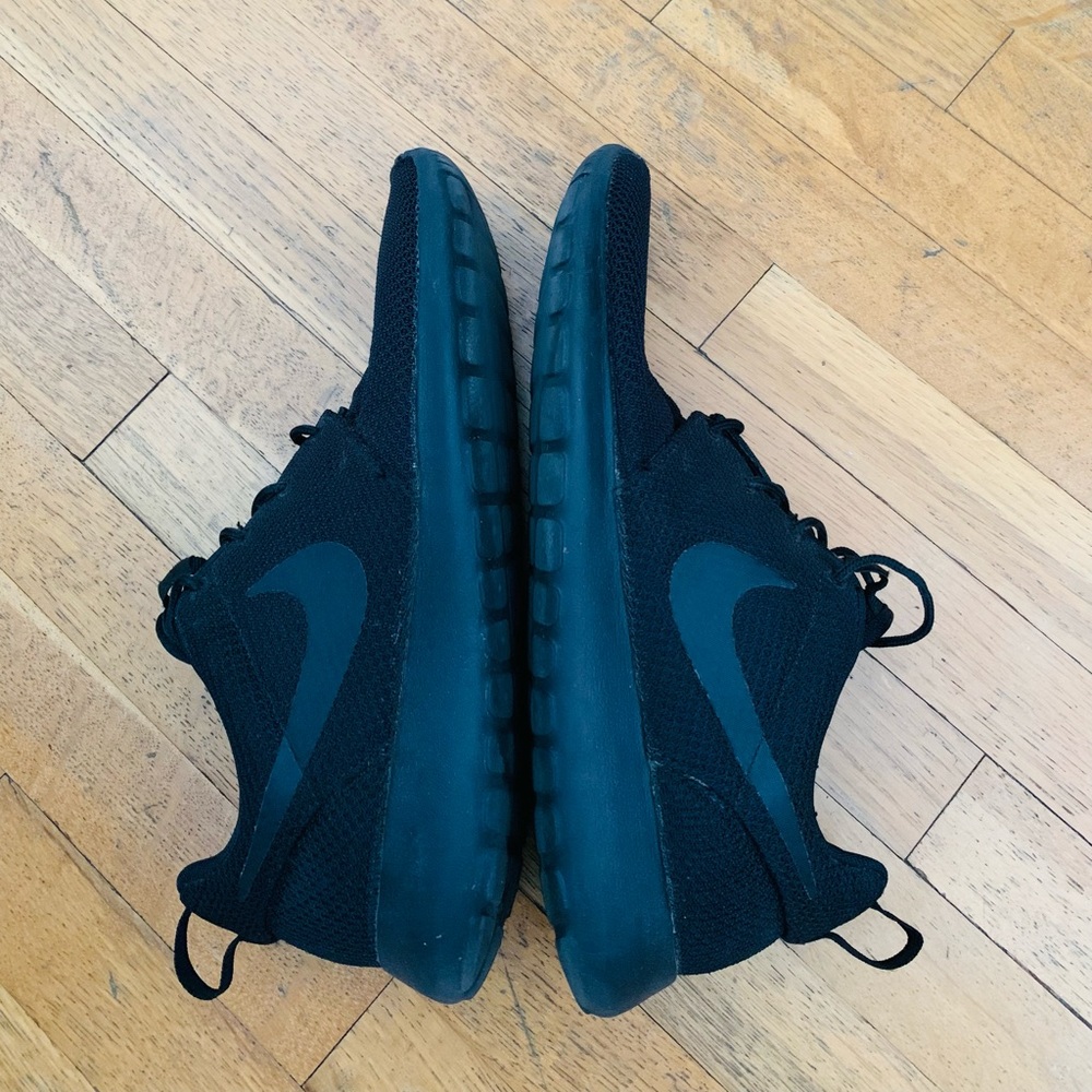 Nike Roshe Black Size 10